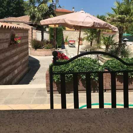 Residenza Le Querce Trilocale Vakantiehuis *